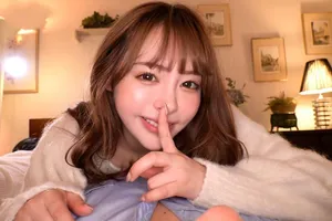 Nữ cảnh sát đã cứu sống cô và biểu cảm của cô vô cùng phấn khích. Cô ấy ủng hộ sex xe hơi cho đến 300 nữa