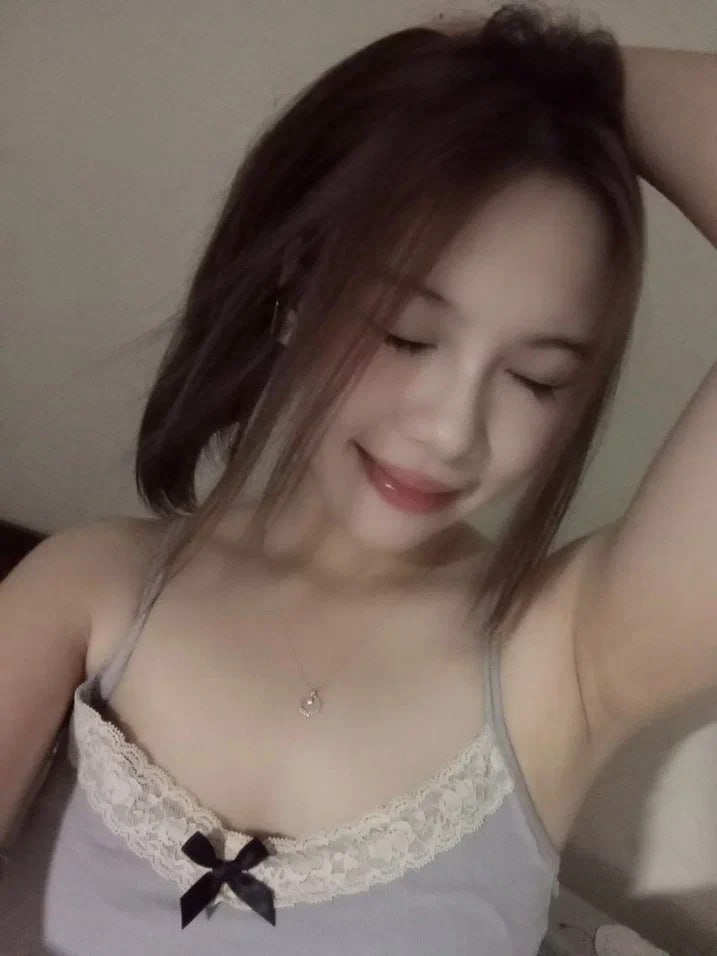 Lén nhìn cặp vú của chịu hàng xóm mà buồi nứng quá